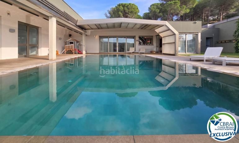 Foto b175cf8d-e323-41f4-a016-1be6c0fe7742. Xalet amb calefacció aparcament piscina a Jonquera (La)