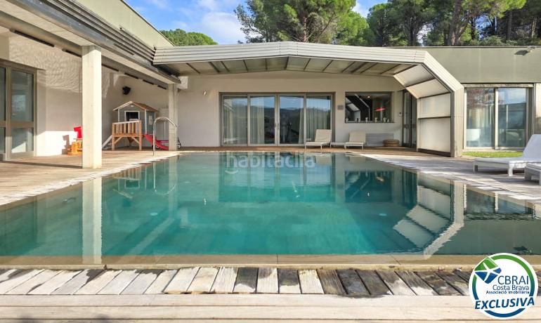 Foto bbc11880-6bfc-4648-b696-e36eee1a7477. Xalet amb calefacció aparcament piscina a Jonquera (La)