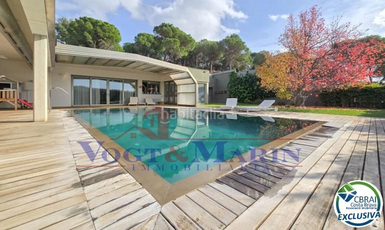 Foto c45c0d19-4e79-4774-84d9-4ee4903e1918. Xalet amb calefacció aparcament piscina a Jonquera (La)