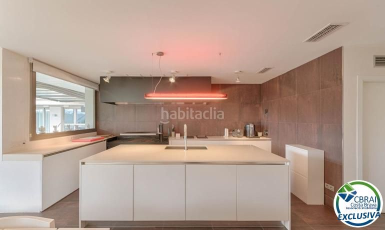 Foto c84ef0c6-153d-4794-9212-9084036996fb. Xalet amb calefacció aparcament piscina a Jonquera (La)