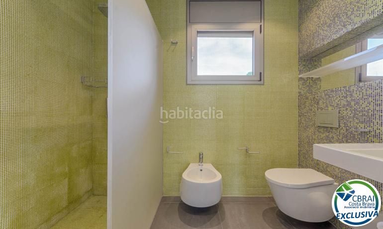 Foto e7b1c9a5-56df-46f9-9475-02e7477d25f0. Xalet amb calefacció aparcament piscina a Jonquera (La)