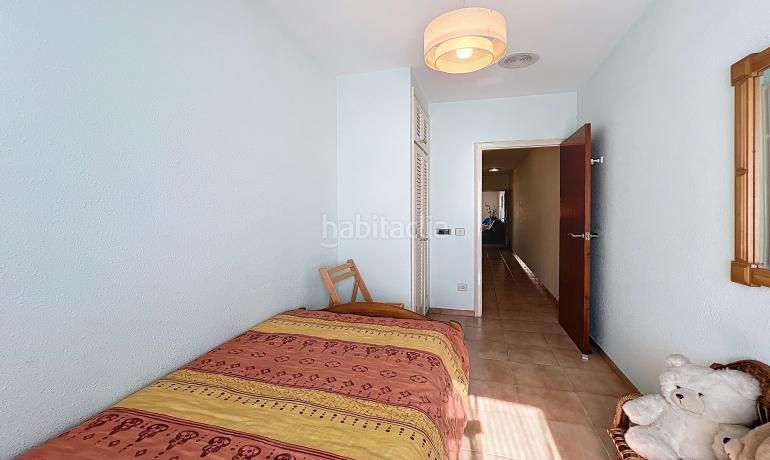 Foto b3318e5e-dbc2-42a5-8f5c-2a65f2ddc96c. Apartament a Centre Roses
