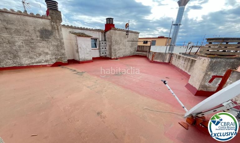 Foto 153bca67-dbc5-4ce8-9ad3-9d235ac24c73. Apartament amb calefacció a Centre Roses