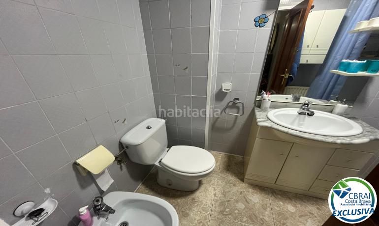 Foto 8634cc13-00bd-44b9-b3bf-4ab8ca24219d. Apartament amb calefacció a Centre Roses