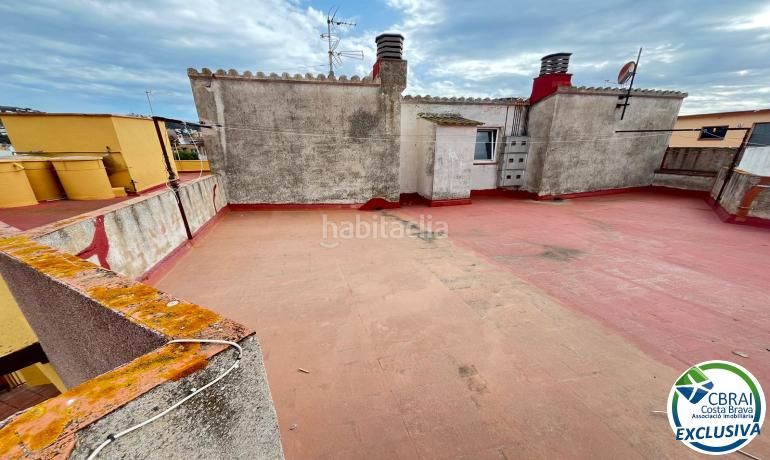 Foto a8161d84-eabe-4c43-ba2e-102f17b9d81f. Apartament amb calefacció a Centre Roses