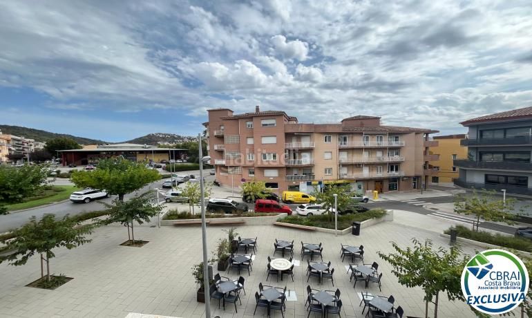 Foto e6297adc-f2ea-44f9-955c-54213729f54d. Apartament amb calefacció a Centre Roses