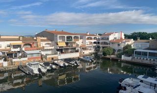Apartament  Carrer alberes comercial. Apartamento renovado con vista al canal en alberes, empuriabrava