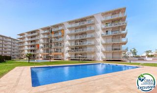 Attique  Avinguda de santa margarida. Ático con terraza, piscinas, parking y trastero en santa margari