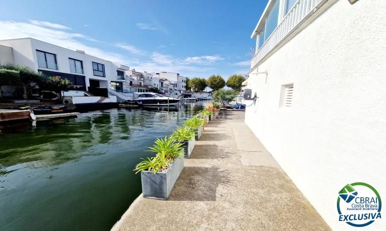 Foto 9e22f4a6-b82d-48bb-80d1-03a26111d794. Apartament amb aparcament a Port Banyuls - Port Alegre - Port Empordà Empuriabrava