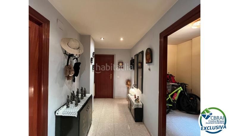 Foto 13243232-7604-49e2-aa34-ea6690f4d426. Apartament amb aparcament a Eixample-Horta Capallera Figueres