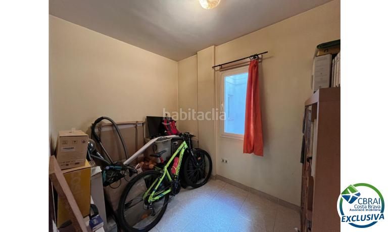 Foto 25db07f5-8cad-4a03-b231-a9cd3bea6d3d. Apartament amb aparcament a Eixample-Horta Capallera Figueres