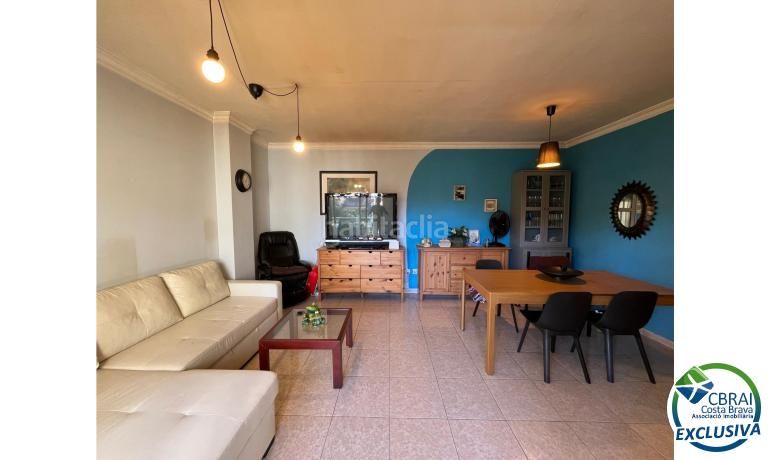 Foto 48f0e1ec-706d-4e4c-ac9b-4220ab2be356. Apartament amb aparcament a Eixample-Horta Capallera Figueres