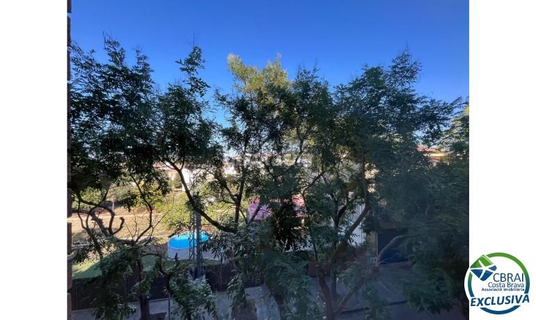 Foto 7c59547d-0b2a-4b28-93f3-1c6010d88a11. Apartament amb aparcament a Eixample-Horta Capallera Figueres
