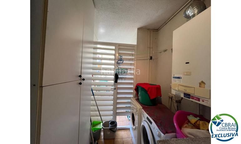 Foto b0f51279-5a26-44bd-9bc7-2bb82d2ccd66. Apartament amb aparcament a Eixample-Horta Capallera Figueres