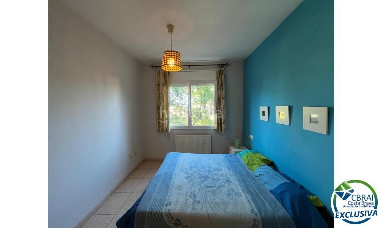 Foto c7449e8b-41ed-43a4-81df-9280a429bc0d. Apartament amb aparcament a Eixample-Horta Capallera Figueres