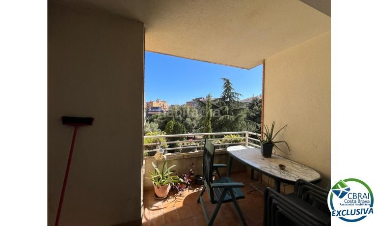 Foto e7d5f1e5-db16-4c37-a2b8-7e96e408847c. Apartament amb aparcament a Eixample-Horta Capallera Figueres