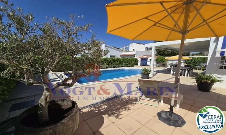 Foto f7823715-21dd-4626-83da-938173989d20. Xalet amb calefacció aparcament piscina a Carlit - Montseny Empuriabrava