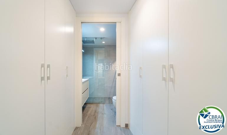 Foto 4c1f02ac-e094-4c3e-857a-c1122f0a0bd7. Apartament amb calefacció aparcament a Centre Roses