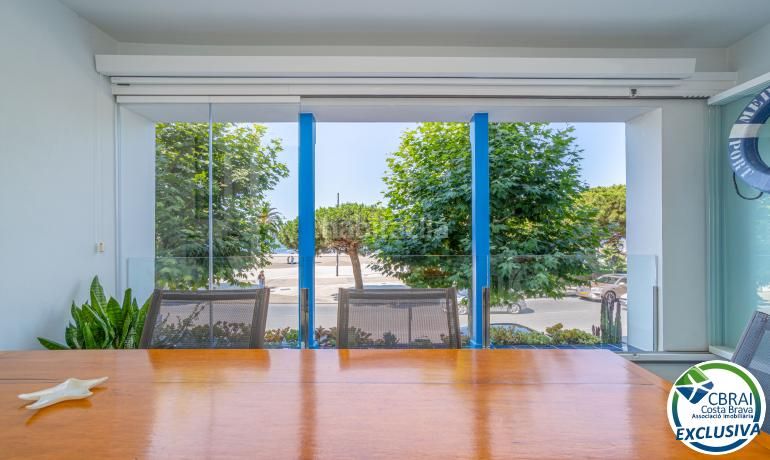 Foto c56b7bd3-e740-47cb-81bb-b21bc0f652f6. Apartament amb calefacció aparcament a Centre Roses