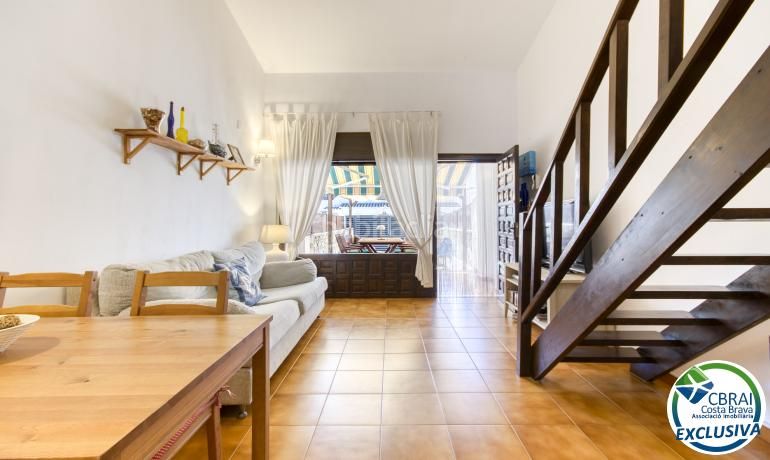 Foto 06b89879-52de-4894-9079-9de6e9956884. Casa adossada amb aparcament a Segre - Ebre - Ter Empuriabrava
