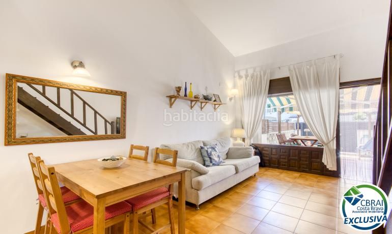 Foto 2f860a1b-985c-4032-955d-80e12c0cd9d1. Casa adossada amb aparcament a Segre - Ebre - Ter Empuriabrava