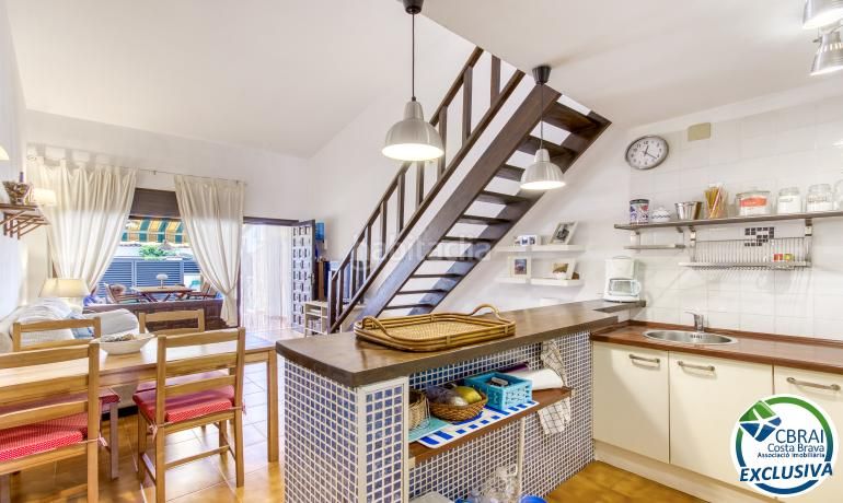 Foto 5a5a72ae-2922-4dd3-9723-26c696952430. Casa adossada amb aparcament a Segre - Ebre - Ter Empuriabrava