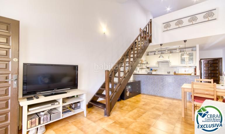 Foto b9291b88-9ccb-45b8-a5b3-f78033a41c9a. Casa adossada amb aparcament a Segre - Ebre - Ter Empuriabrava