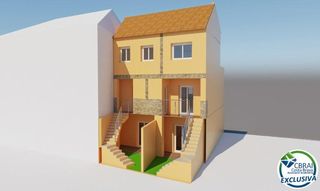 House  Carrer de la cerdanya. ¡construye tu nueva casa en un pueblo rústico a sólo unos minuto