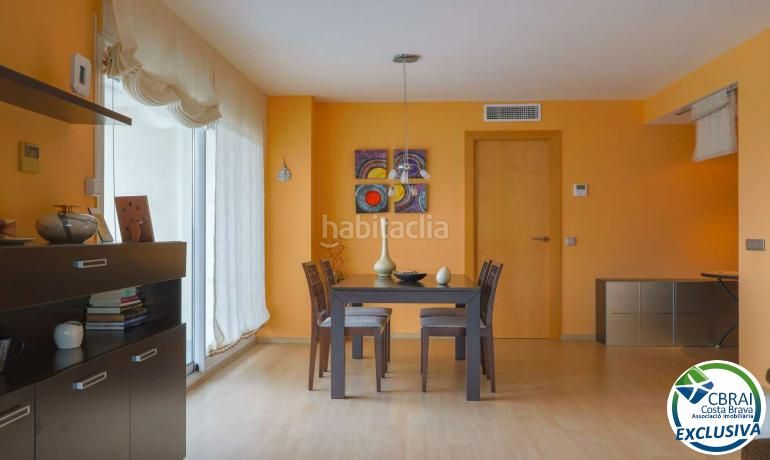 Foto 0396788d-154f-4b14-9188-17aef4af8c80. Apartamento  con gran terraza, parking, trastero, vista al mar y piscina en Roses