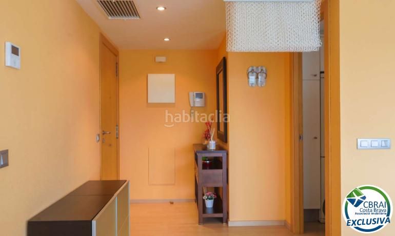 Foto 0cdf7fbd-b901-44ac-bfdd-9de153b67eee. Apartamento  con gran terraza, parking, trastero, vista al mar y piscina en Roses