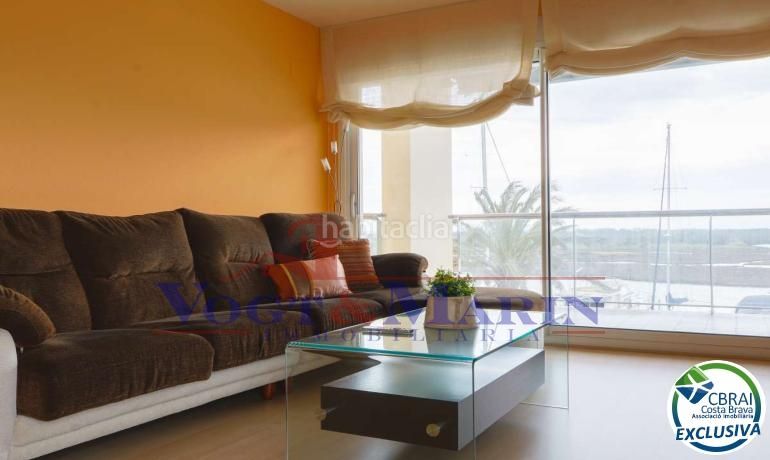 Foto 20f20679-0a95-4666-ac1a-9537d9aa5715. Apartamento  con gran terraza, parking, trastero, vista al mar y piscina en Roses