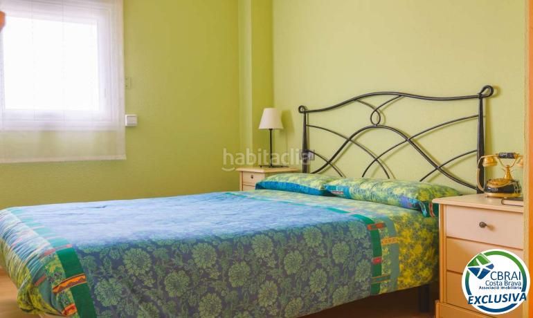 Foto 2988ae1c-0ee4-4724-8689-861befddd985. Apartamento  con gran terraza, parking, trastero, vista al mar y piscina en Roses