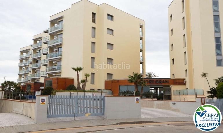 Foto 3b37242e-11ff-4439-8649-bd7b0a19fe10. Apartamento  con gran terraza, parking, trastero, vista al mar y piscina en Roses