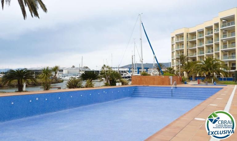 Foto 59963137-3723-4a1f-8306-a45e891d4518. Apartamento  con gran terraza, parking, trastero, vista al mar y piscina en Roses