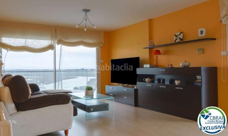Foto 6dd21b1e-fc2b-4e7a-959b-7facf7cc110f. Apartamento  con gran terraza, parking, trastero, vista al mar y piscina en Roses