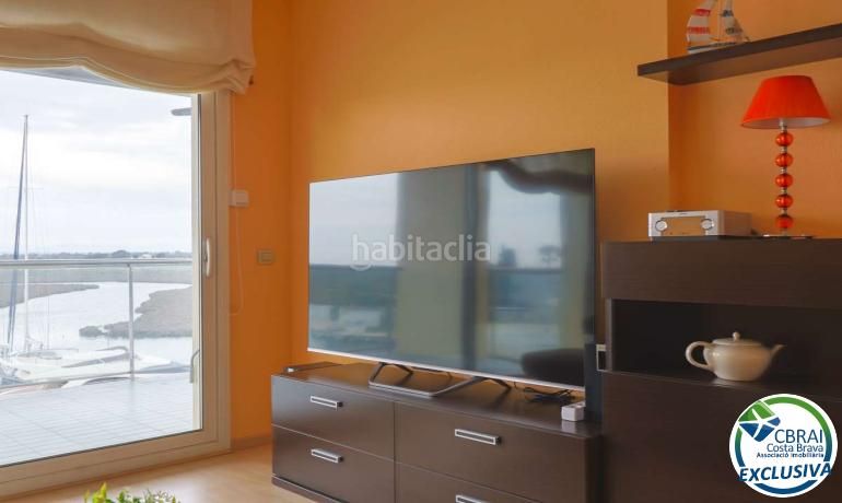 Foto 7ac675fd-d11f-45d7-8d5e-53bfc940afe2. Apartamento  con gran terraza, parking, trastero, vista al mar y piscina en Roses