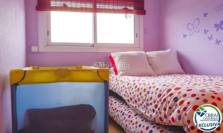 Foto 89a649a3-a5c5-49f4-a517-181a3ae8439f. Apartamento  con gran terraza, parking, trastero, vista al mar y piscina en Roses