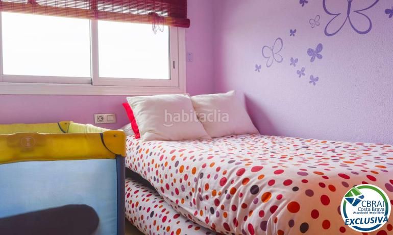 Foto b59e2241-0b9e-41a0-95df-bde658735ba0. Apartamento  con gran terraza, parking, trastero, vista al mar y piscina en Roses
