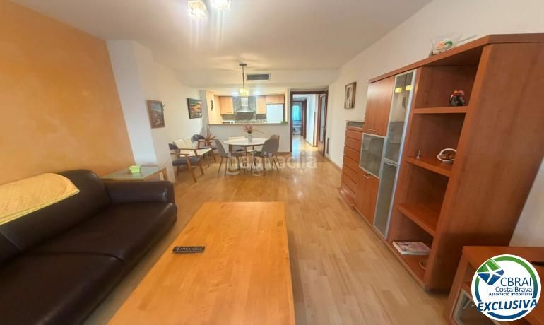 Foto 28241c1a-a7df-427e-87d2-e75444de67ed. Apartament amb calefacció aparcament piscina a Salatar Roses