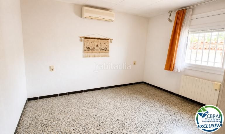 Foto 640c7b08-2d42-4cc4-9ba8-6766e5619f85. Casa amb calefacció aparcament a Segre - Ebre - Ter Empuriabrava