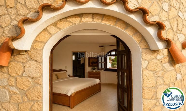 Foto 85869966-70ba-4923-bbd6-b3163db0f4f9. Casa amb calefacció aparcament a Segre - Ebre - Ter Empuriabrava