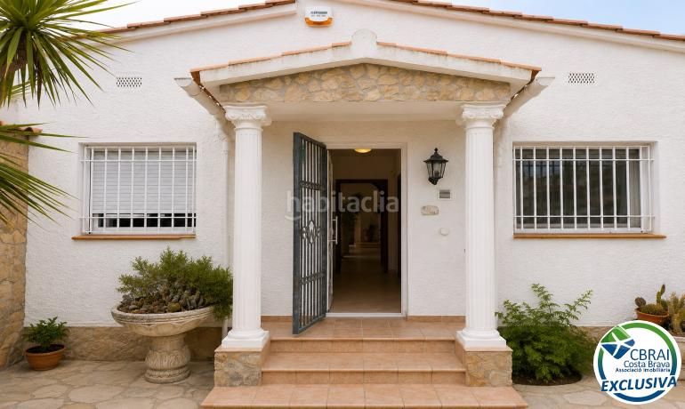 Foto 8d967f1b-c386-4bad-80db-1b6112f3ff81. Casa amb calefacció aparcament a Segre - Ebre - Ter Empuriabrava