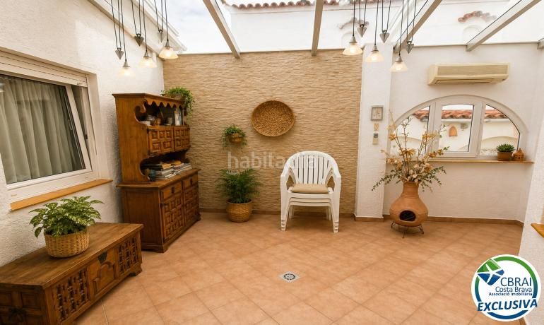 Foto a9c78438-6bd5-46a6-b308-b9ee266aea9a. Casa amb calefacció aparcament a Segre - Ebre - Ter Empuriabrava