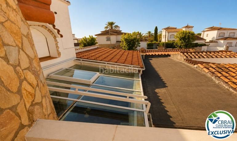 Foto cc7862be-875e-439c-b2ad-0493fbde8fd8. Casa amb calefacció aparcament a Segre - Ebre - Ter Empuriabrava