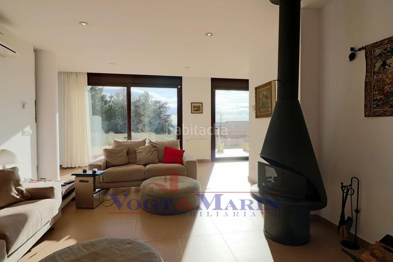 Foto fc6a826e-70fe-40d3-bce3-769e51cb5ada. Casa amb xemeneia calefacció aparcament piscina a Pau
