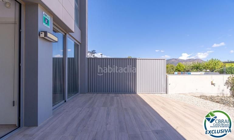 Foto c976b346-fcca-4358-ac7f-704db98db5e3. Apartamento  en planta baja con jardín en santa margarita, en Roses