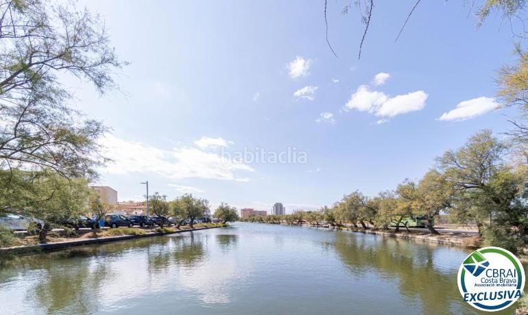 Foto cf938d03-0967-4f30-8586-0b8f4672f004. Apartamento  en planta baja con jardín en santa margarita, en Roses