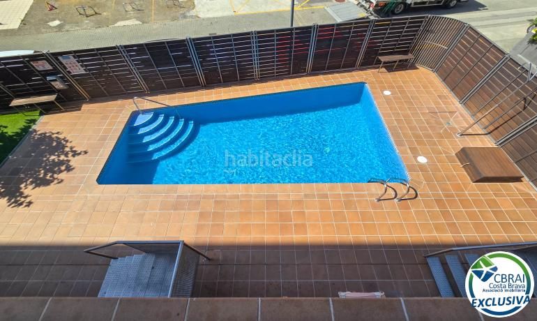 Foto 08402a48-47b9-4d56-b7f9-3deda82215a7. Apartament amb aparcament piscina a Salatar Roses