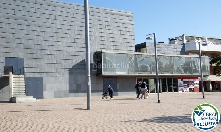Foto 18e1a16e-507f-436c-8eab-688a08f14071. Apartament amb aparcament piscina a Salatar Roses