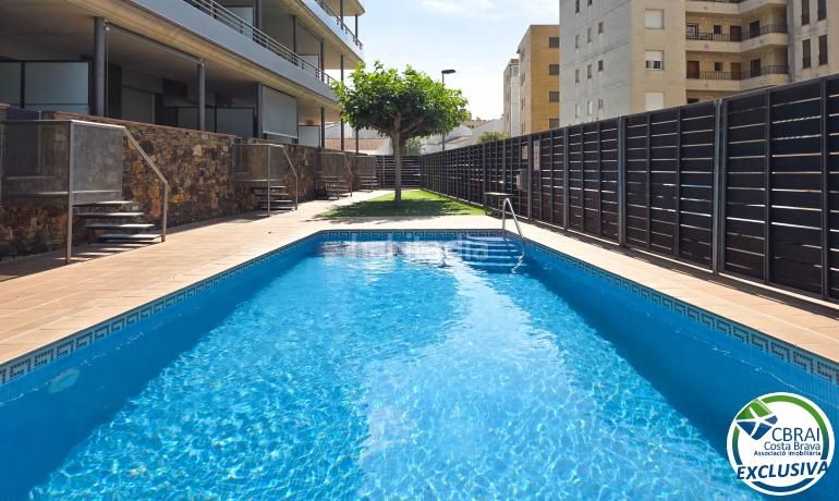 Foto 2d3b39f0-10a5-46e7-9250-74d2df363e8f. Apartament amb aparcament piscina a Salatar Roses